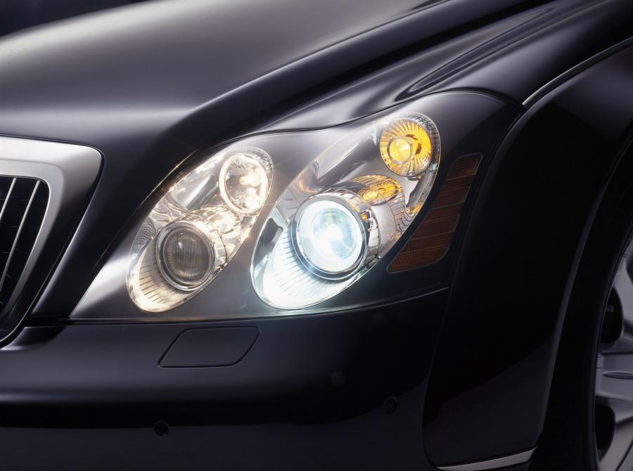 Детали экстерьера Maybach 57 (W240) 2002 года  (фото 67 из 95)